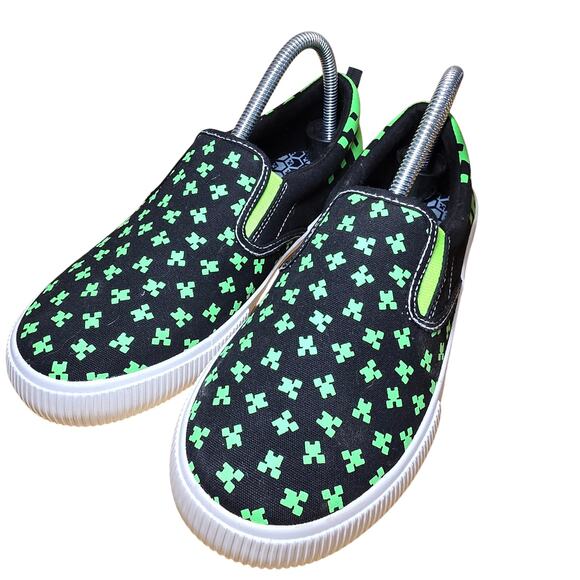 Minecraft Big Boys Size 5 Canvas Slip-on Sneakers Black, Green, White worn 1x - Picture 4 of 9